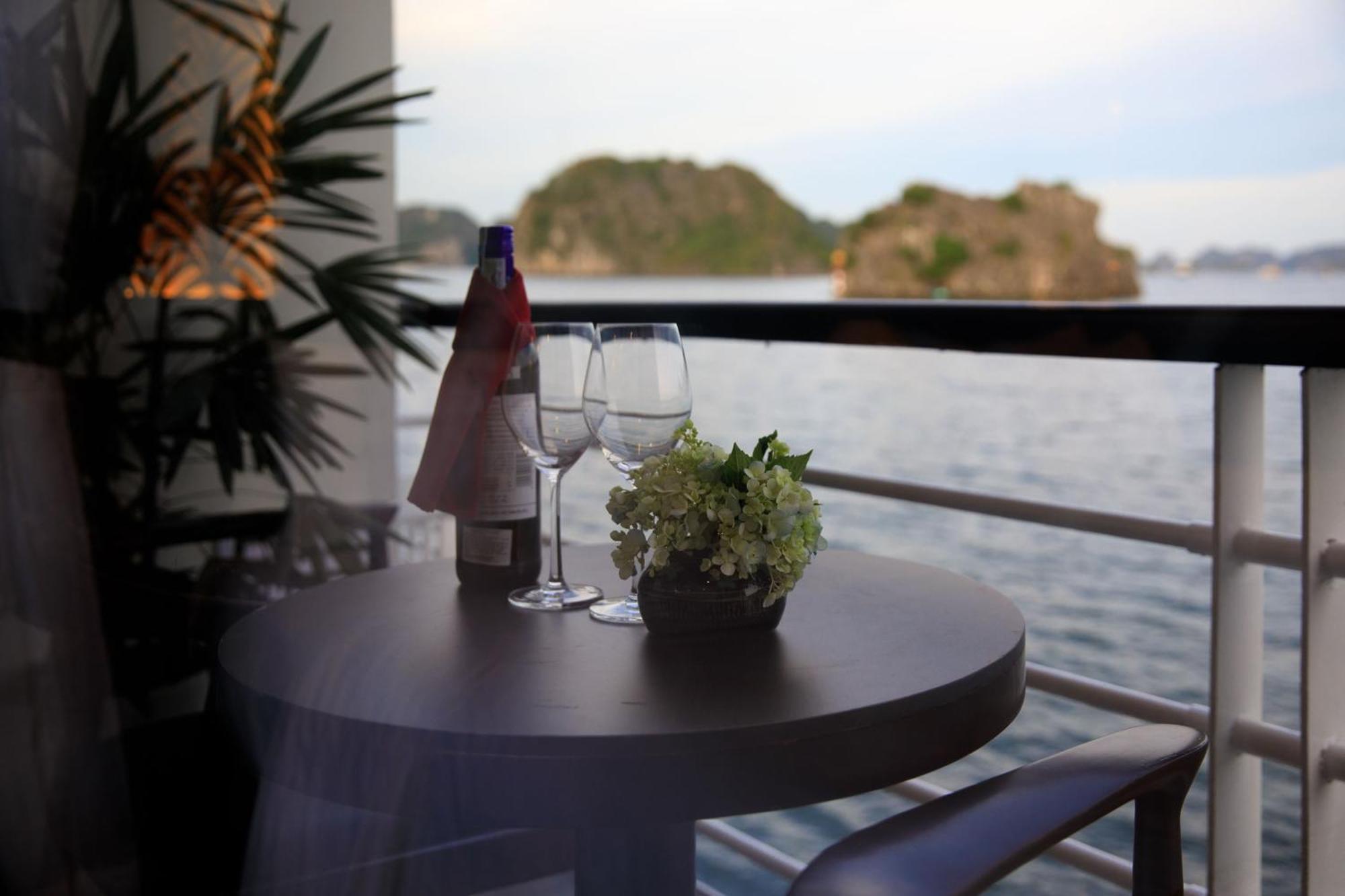 V'Spirit Cruise Hotel Ha Long Eksteriør billede