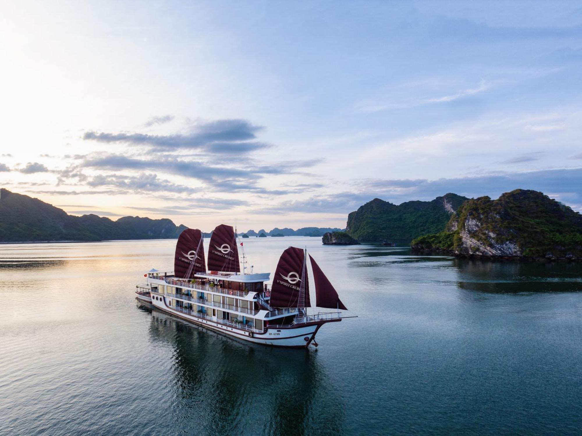 V'Spirit Cruise Hotel Ha Long Eksteriør billede